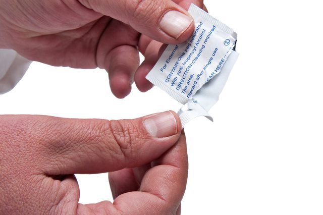 استخدم مسحات الكحول